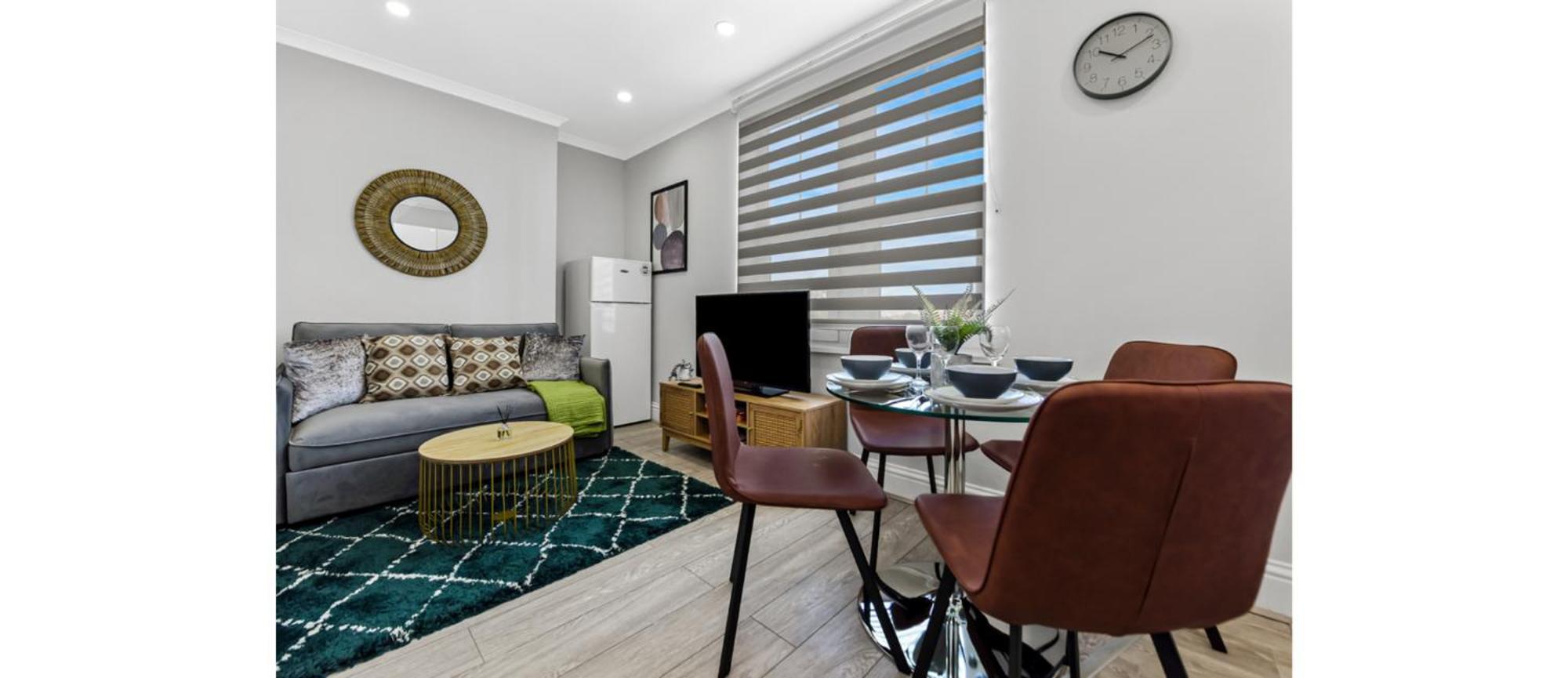 Southwark Serenity: Cozy Flat With Balcony * Londra
